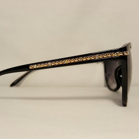 Fashion Sunglasses - Picture 2 of 4